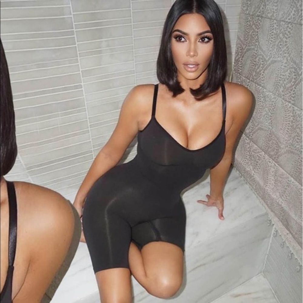 SKIMS Mid Thigh Sculpt Bodysuit Onyx Black